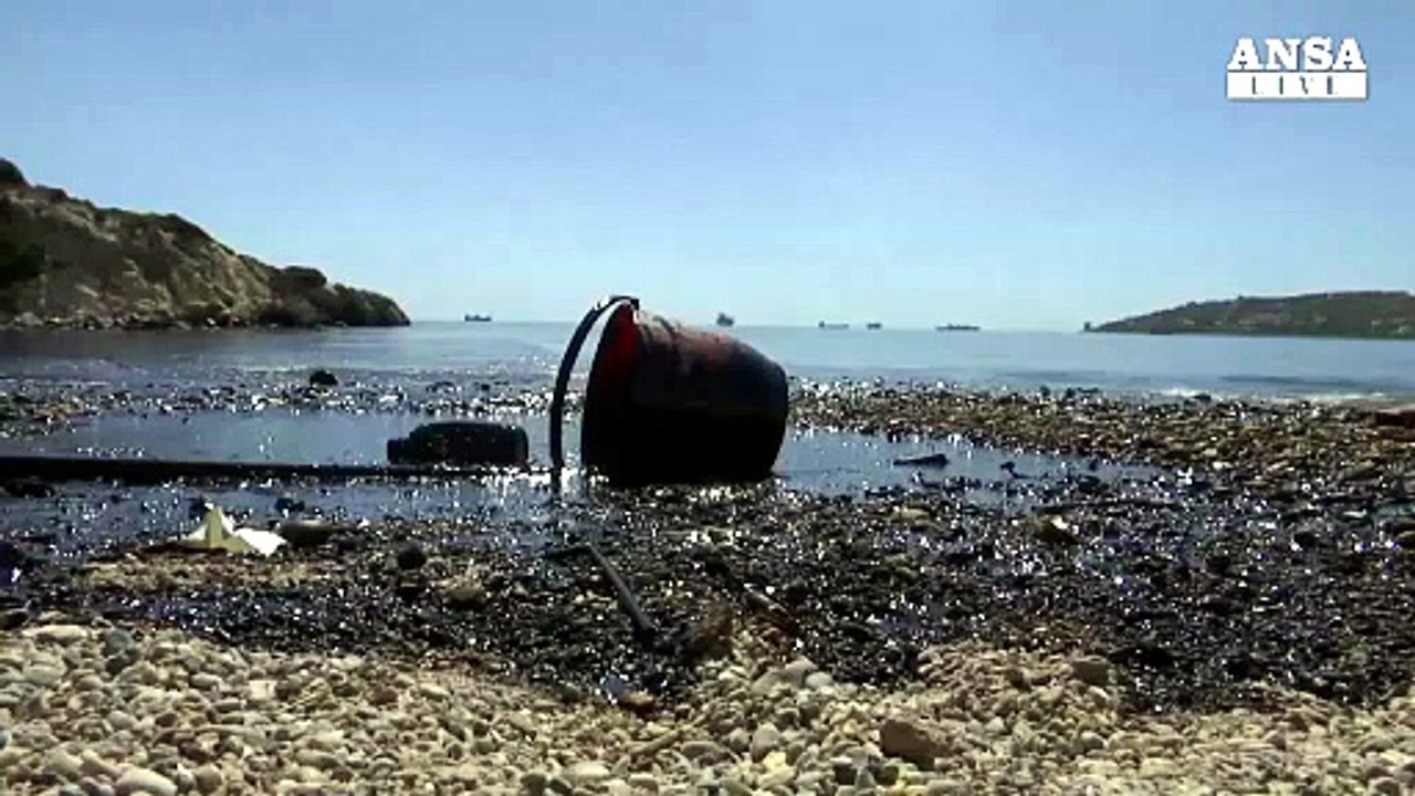 Spiagge greche minacciate dal petrolio