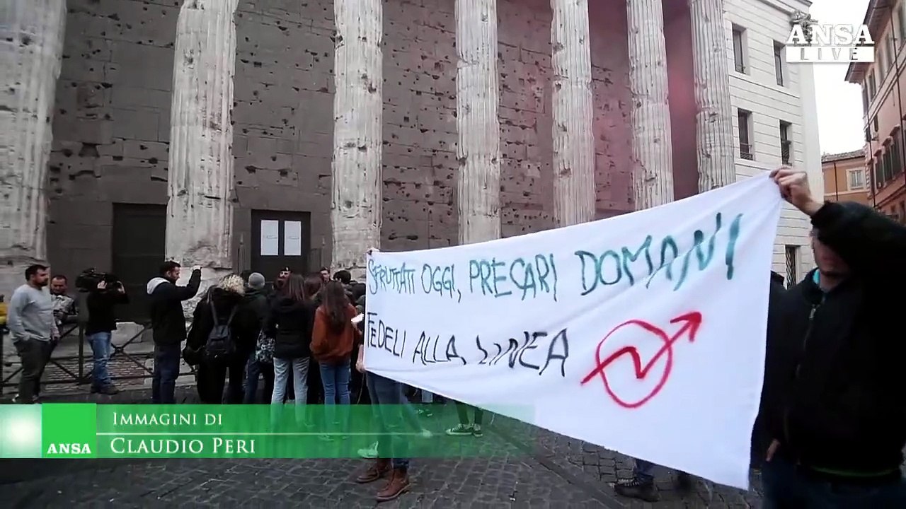 Studenti protestano a convegno Pd