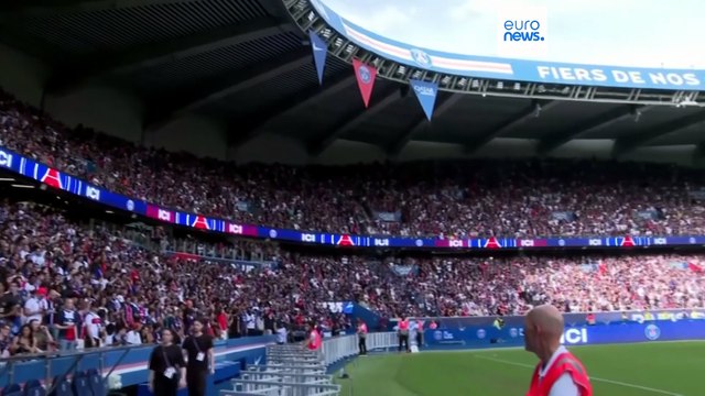 PSG vence Liga dos Campeões: jogadores e adeptos encerram festa no Champ de Mars