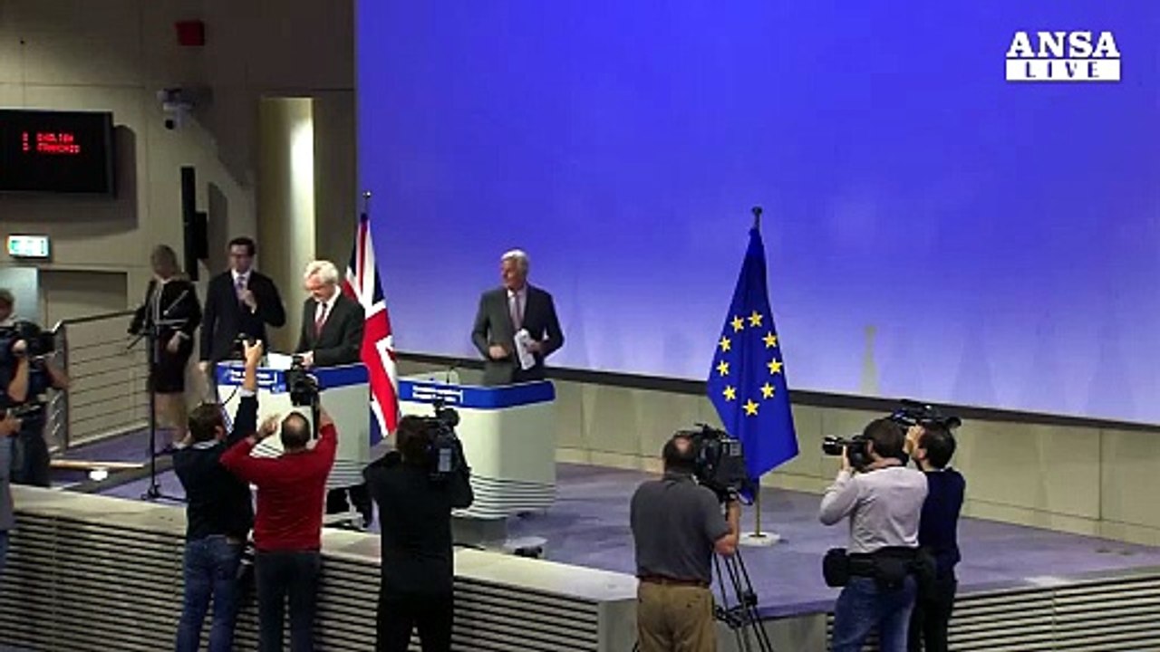 Brexit: Parlamento Ue, progressi non sufficienti