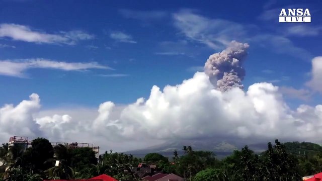 Filippine: forte eruzione vulcano Mayon, allerta 4
