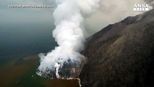 Eruzione vulcano Papua Nuova, voli cancellati. Allarme Tsunami Video