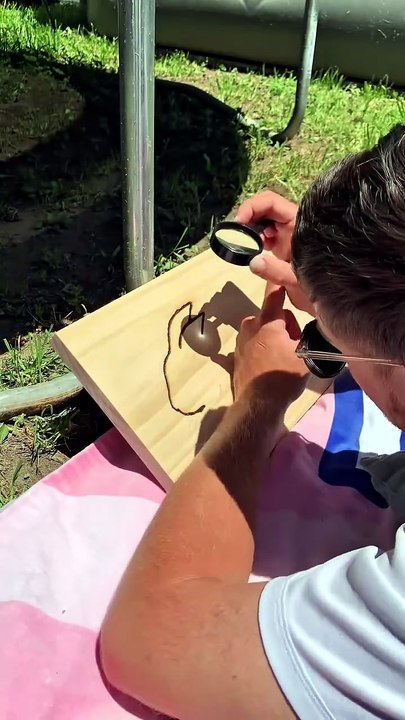 Pyrographie avec le soleil