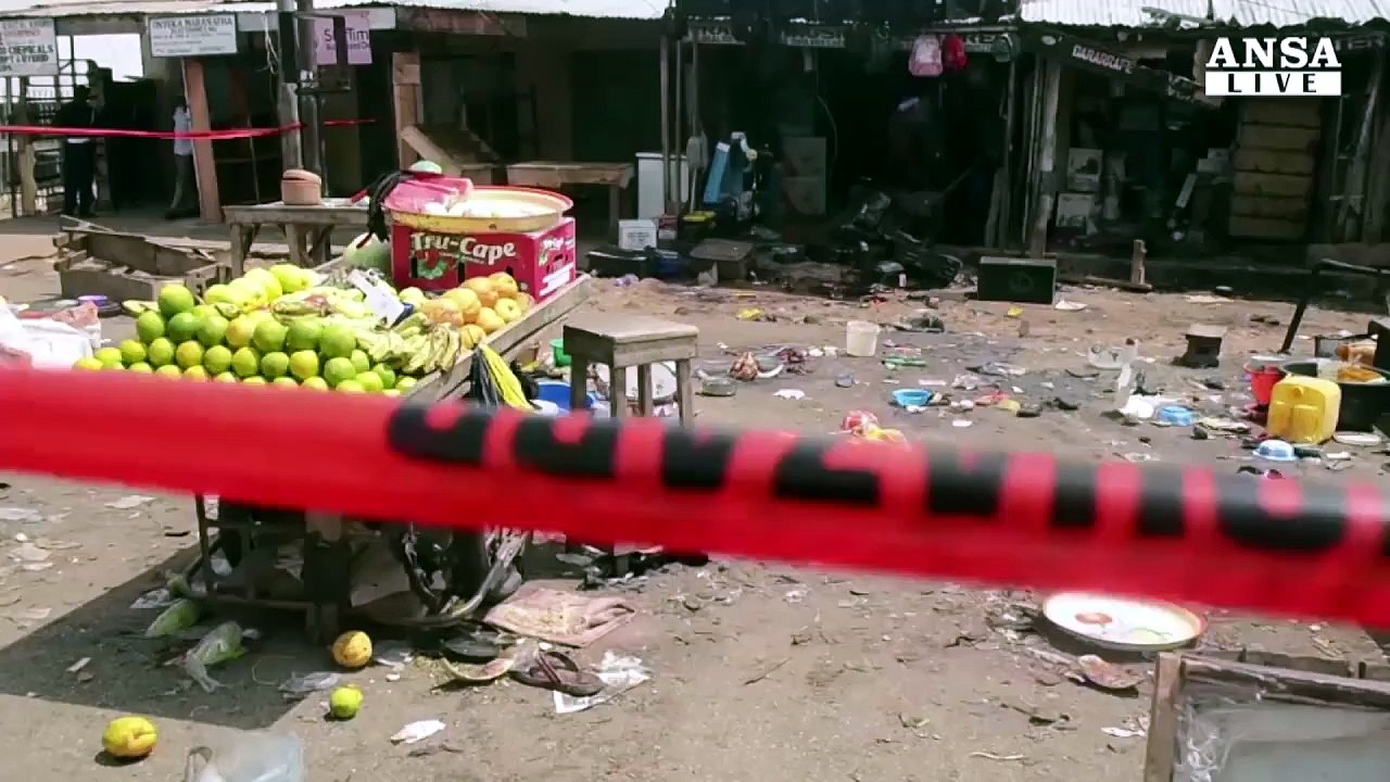 Nigeria: 3 donne kamikaze in un mercato, 18 morti