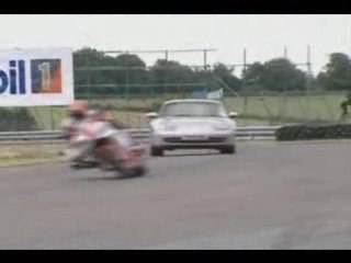 Fifth Gear Porsche 911 vs Yamaha R1