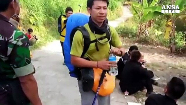 Indonesia: 500 persone intrappolate su montagna dopo sisma