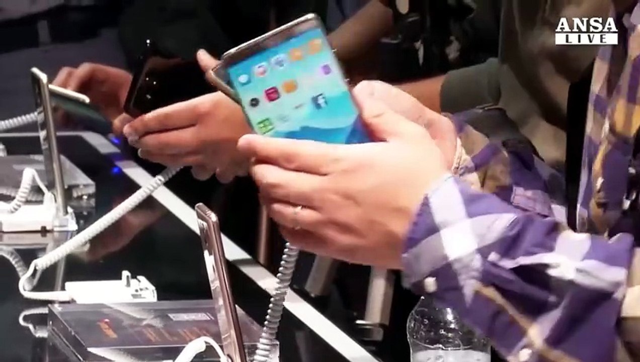 Huawei la batte per smartphone, ma Apple verso 1000 mld