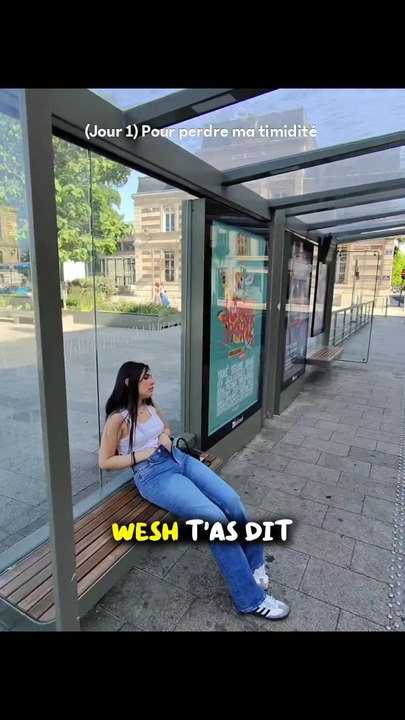 Je prends son snap malgré l'arrivée de sa pote