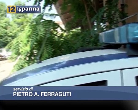Blitz della municipale all'ex scalo merci. Cinque persone bloccate Video