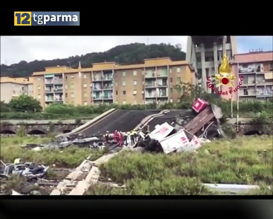 Anche i vigili del fuoco di Parma a Genova impegnati fra le macerie e nel recupero dei beni per gli sfollati