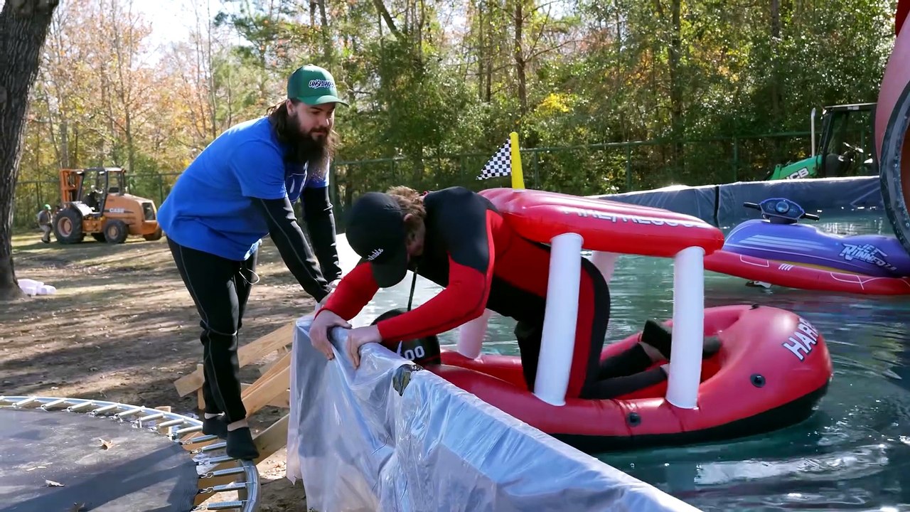 I Turned My Trampoline Into A WATERPARK! 🌊 (Crazy Backyard Challenge)