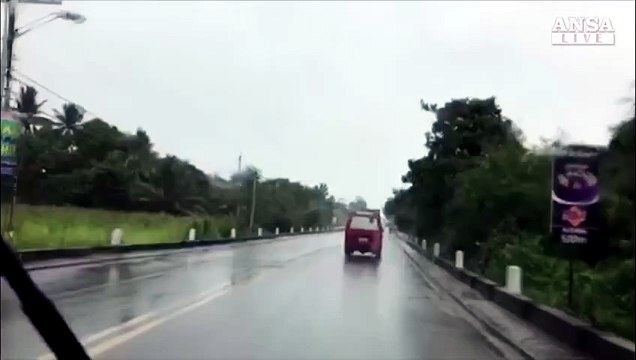 Filippine, almeno 12 morti per tifone Mangkhut