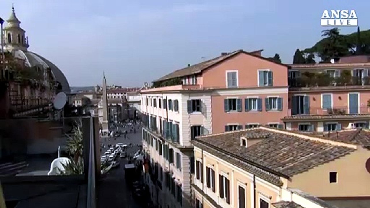 Soldi e auto per ottenere case popolari. Ai domiciliari dipendenti di Comune e Ater