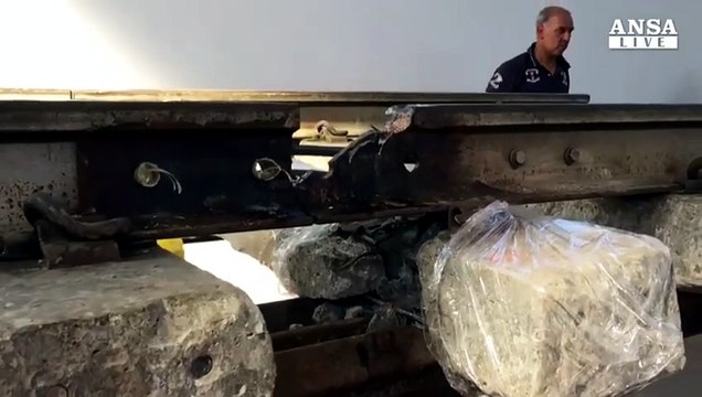 Treno deragliato: spunta 'buco' tra 2 parti rotaia