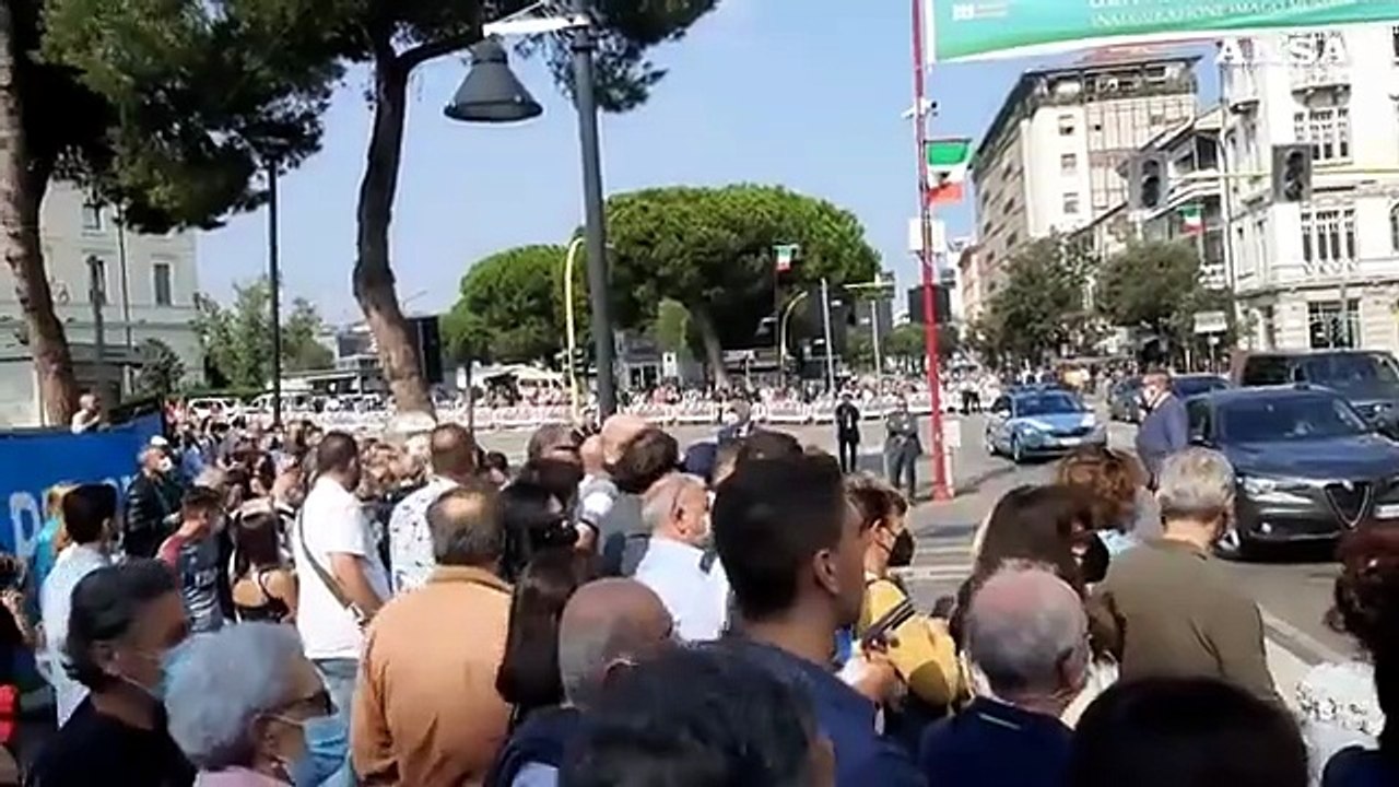 Mattarella a Pescara, l'appello di una donna: "Non vada via dal Quirinale"