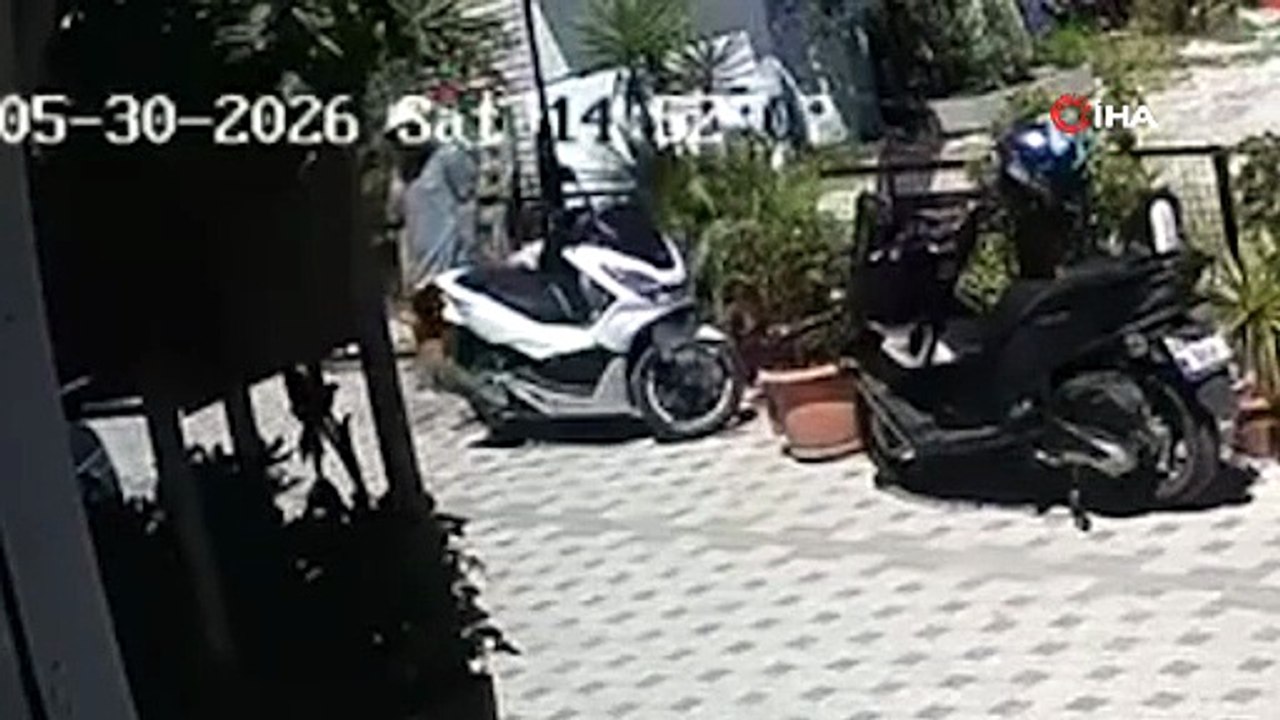 Muğla’da motosiklet hırsızlığı kamerada