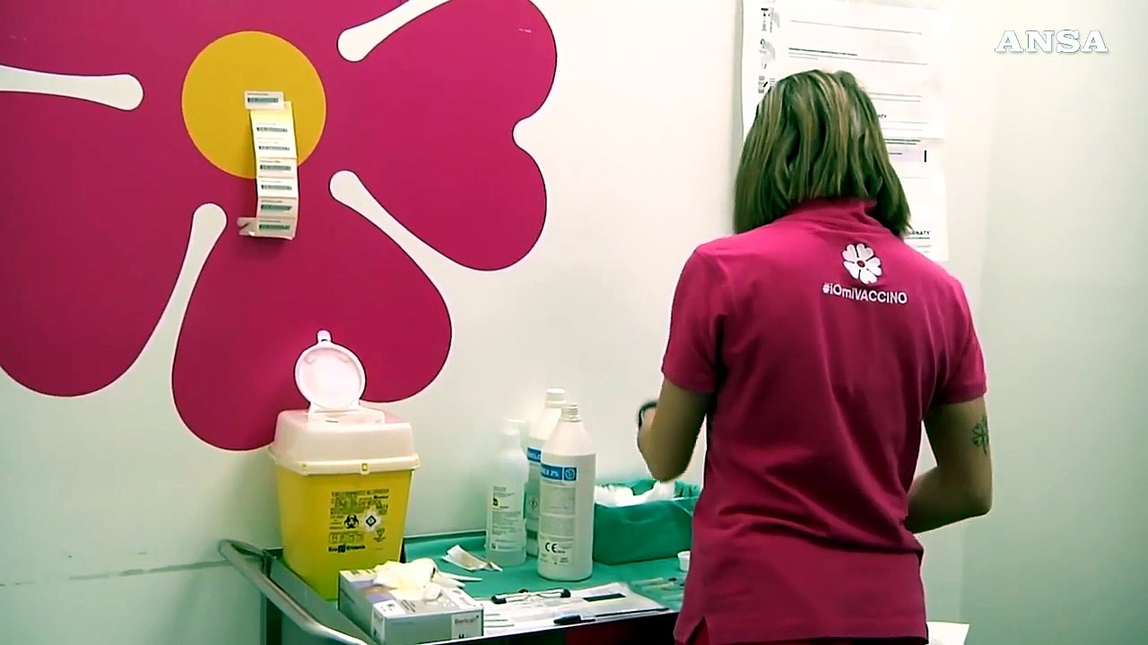 Covid, via alla quarta dose del vaccino per tutti gli over 60