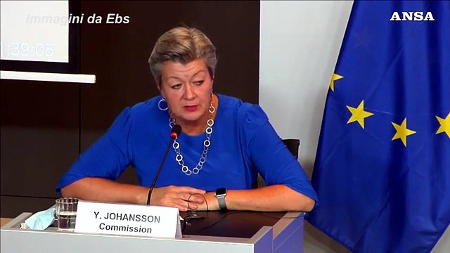 Migranti, Ue: si' a muri a frontiere ma non con fondi Unione