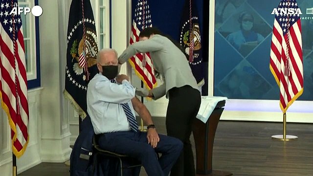 Covid: Biden ha ricevuto la terza dose del vaccino Pfizer