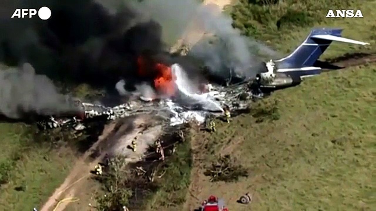 Texas, aereo charter cade in un campo: incredibilmente salvi i passeggeri