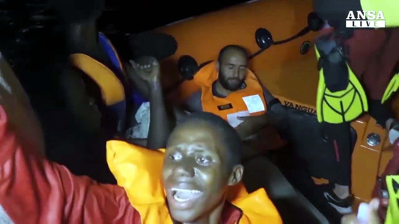 Migranti: Open Arms verso Spagna, porto e' Algeciras