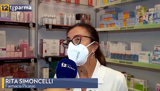 Green pass: lunghissime attese per i tamponi in farmacia