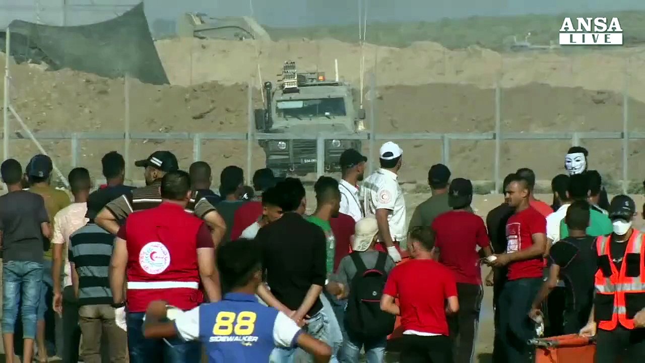 Gaza, ennesimo venerdi' di scontri al confine con Israele