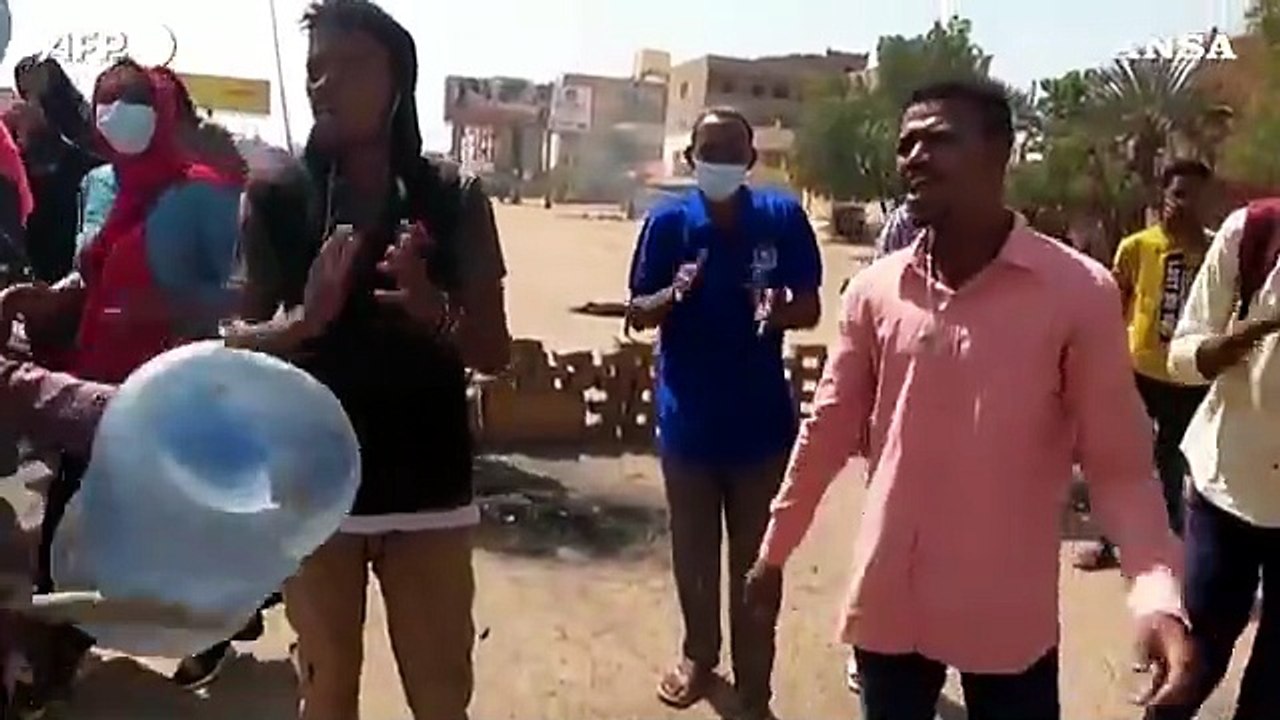 Sudan, negozi chiusi a Khartoum mentre continuano le proteste contro il golpe