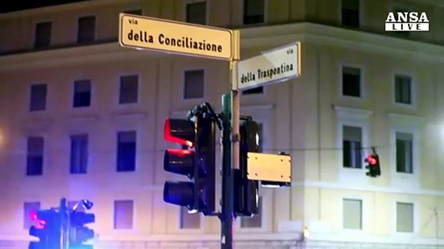 Auto sbanda e investe pedoni, 5 feriti vicino San Pietro