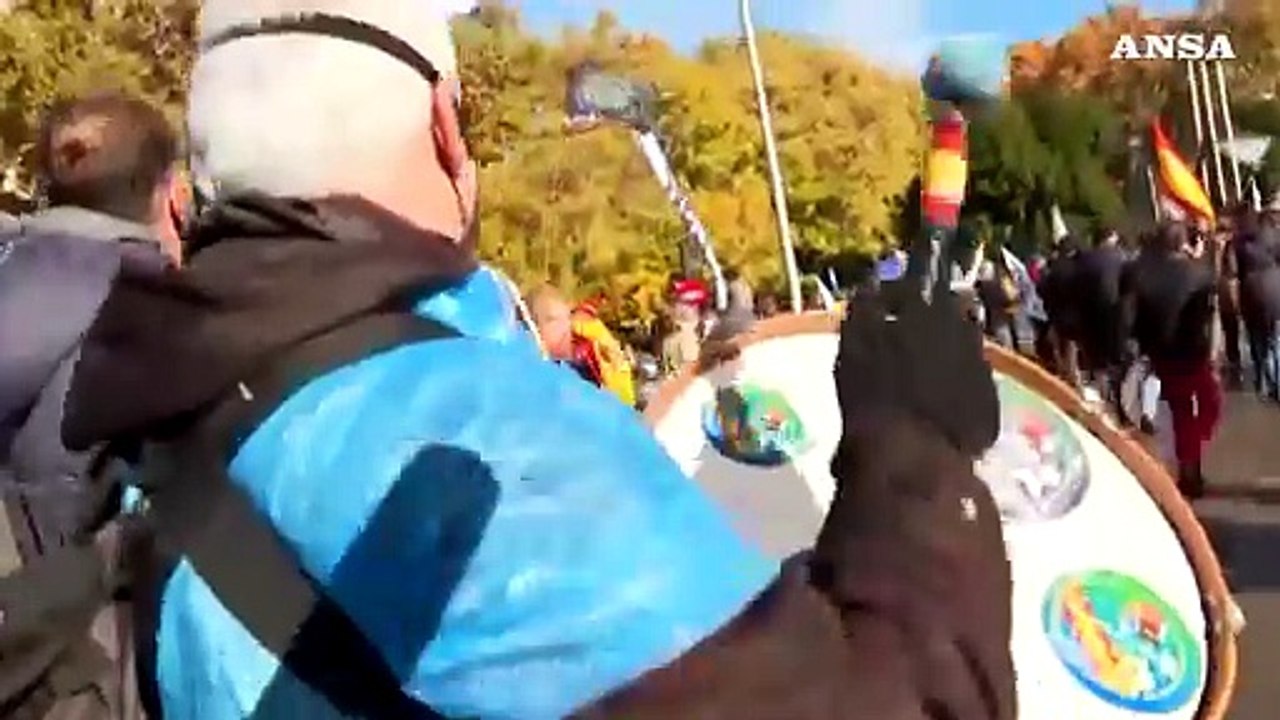 Madrid, i poliziotti protestano contro la riforma della legge sulla sicurezza