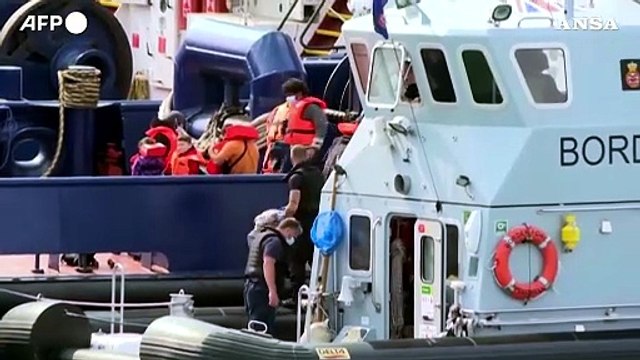 Migranti, crisi della Manica: vertice a Calais, ma Londra e' la grande assente