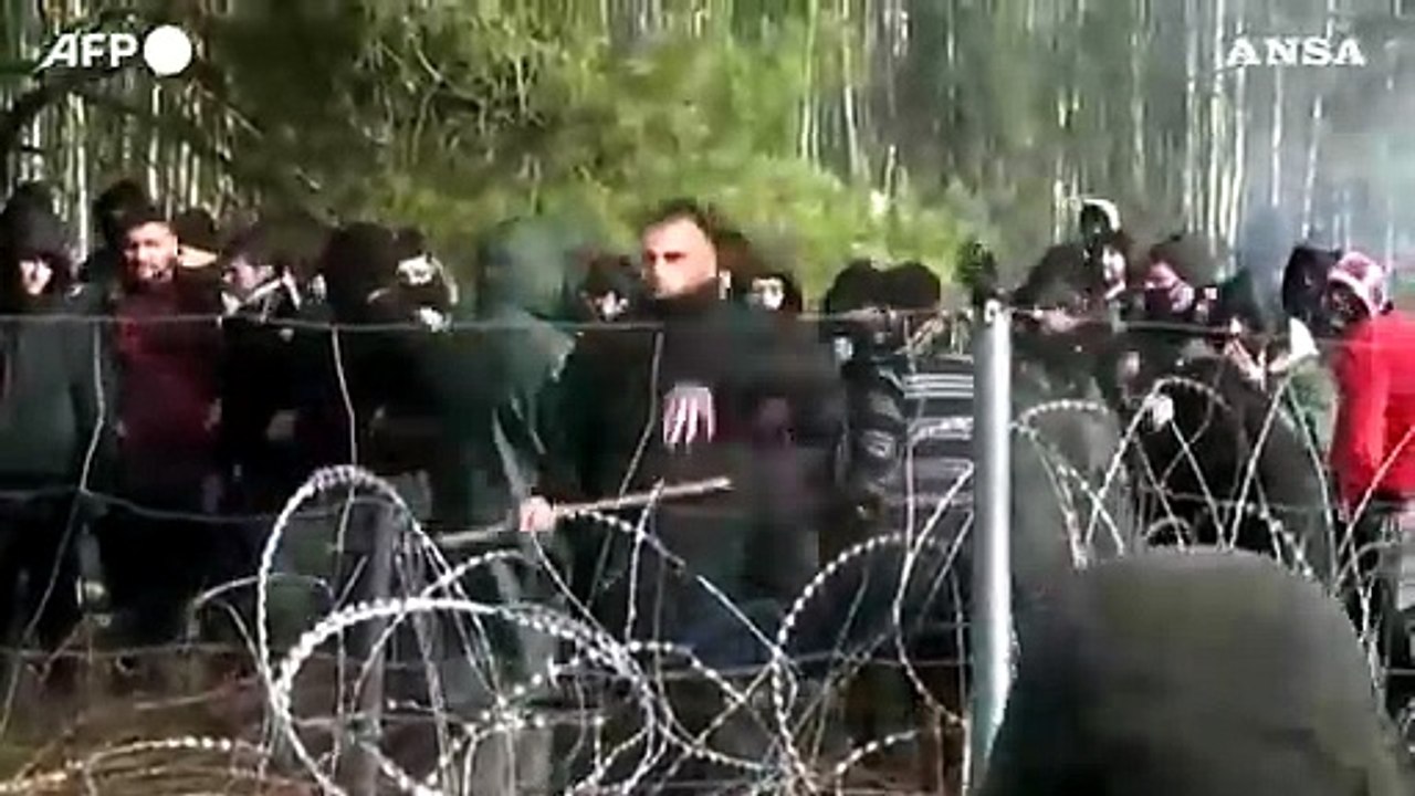 Bielorussia, centinaia di migranti verso la Polonia