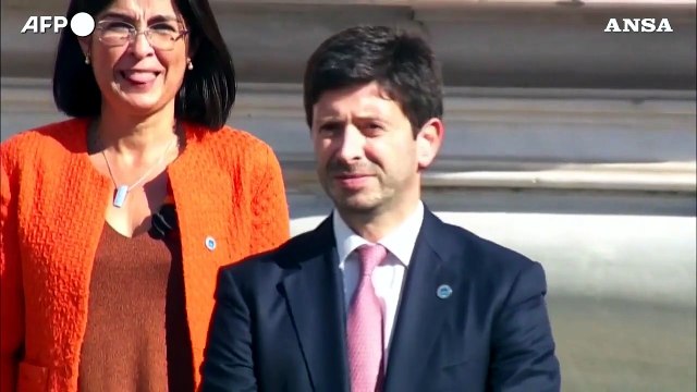 Covid, tre milioni di terze dosi: si teme un balzo dei contagi prima di Natale