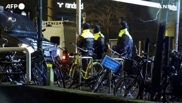Olanda, proteste pacifiche all'Aja dopo l'annuncio delle nuove restrizioni