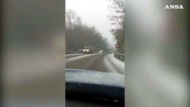 Maltempo: Umbria, la neve imbianca il valico della Somma