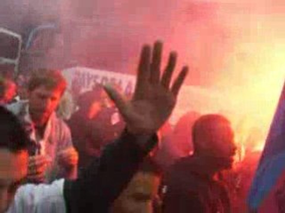 En route vers le SDF en compagnie de milliers de parisiens