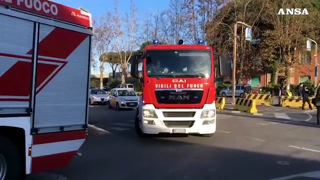 Livorno, le fiamme alla raffineria Eni spente dai vigili del fuoco