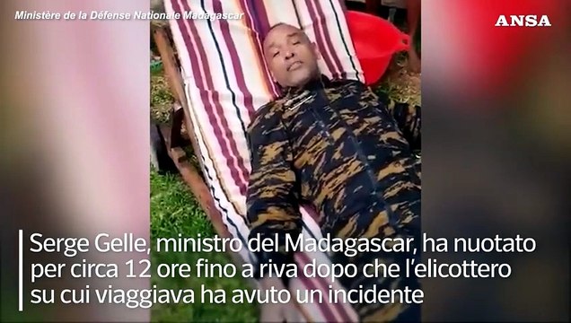 Madagascar, incidente in elicottero per il ministro: nuota 12 ore e si mette in salvo