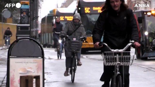 Tempesta di neve a Copenaghen: in 31 bloccati dentro un negozio Ikea
