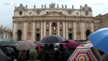 Papa: "Ideare soluzioni per vincere Covid, vaccini a poveri"