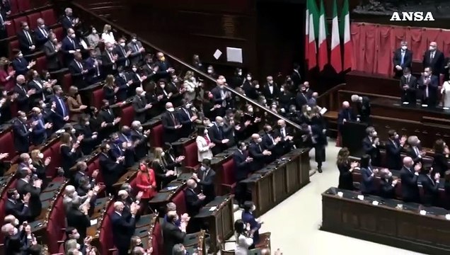 Quirinale, alla Camera la standing ovation all'ingresso di Mattarella