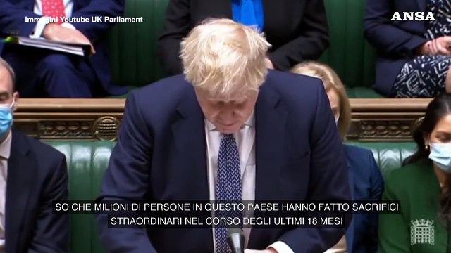 Covid: Boris Johnson ammette colpe e si scusa per incontro nel giardini di Downing Street