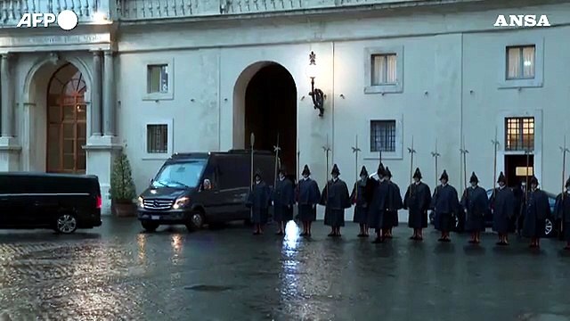 Il presidente Macron in Vaticano per l'udienza dal Papa