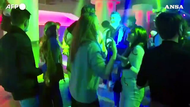 Le discoteche riaprono anche in Catalogna: si torna a ballare a Barcellona