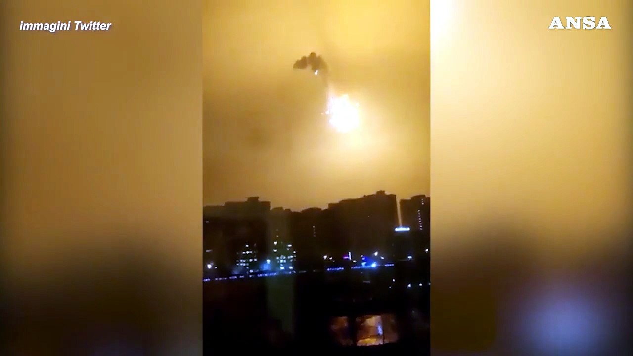 Ucraina, aereo abbattuto sui cieli di Kiev