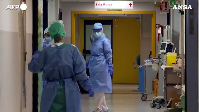 Covid: piu' ricoveri ma meno pazienti gravi, pochi giorni in ospedale