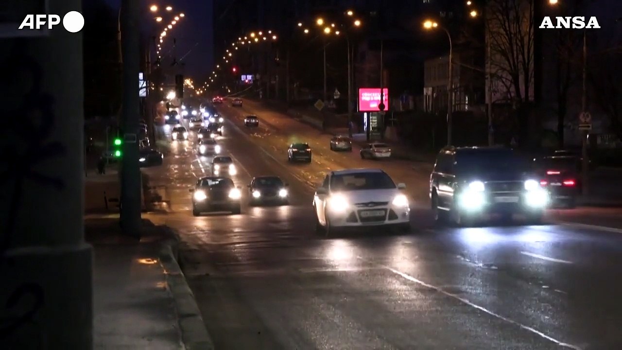 Ucraina, fuga da Kiev: lunghe code per uscire dalla Capitale