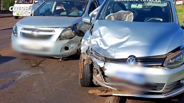 Batida entre dois carros deixa três feridos na saída de Toledo para São Pedro do Iguaçu