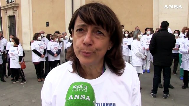 Roma, flash-mob all'ospedale San Giovanni contro le aggressioni a medici e infermieri
