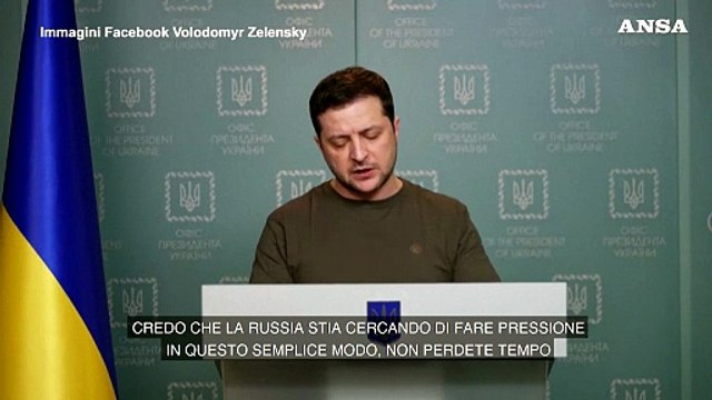 Ucraina, Zelensky: Bombardamento di Kharkiv e' crimine di guerra. Ho chiesto di entrare in Ue